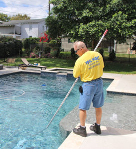 lakeland fl pool cleaning service